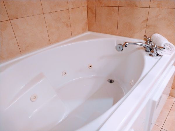 Acrylic Tub Installation in Mount Washington